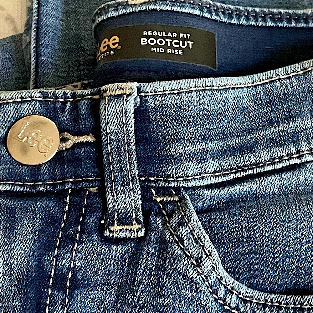 Lee Jeans size 4P bootcut regular fit mid rise